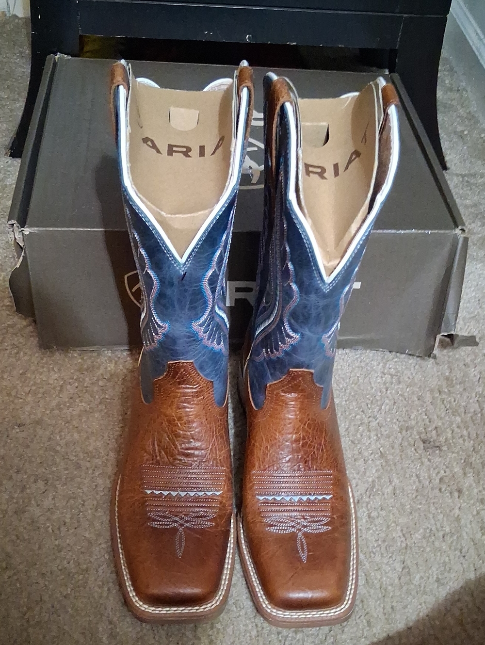 Ariat Brown Leather & Blue Embroidered Western Cowboy Boots - Picture 4 of 6